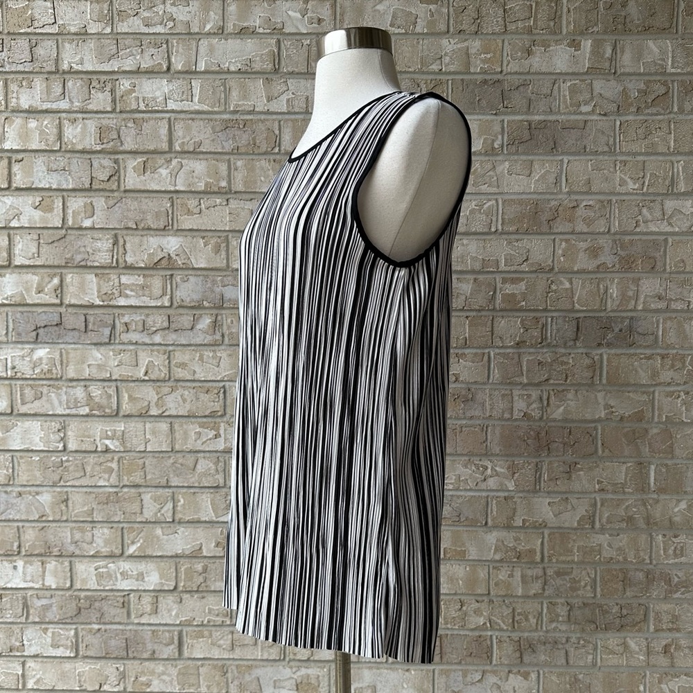 Vince Camuto Striped Top Blouse Size S 🌸 - Picture 7 of 9